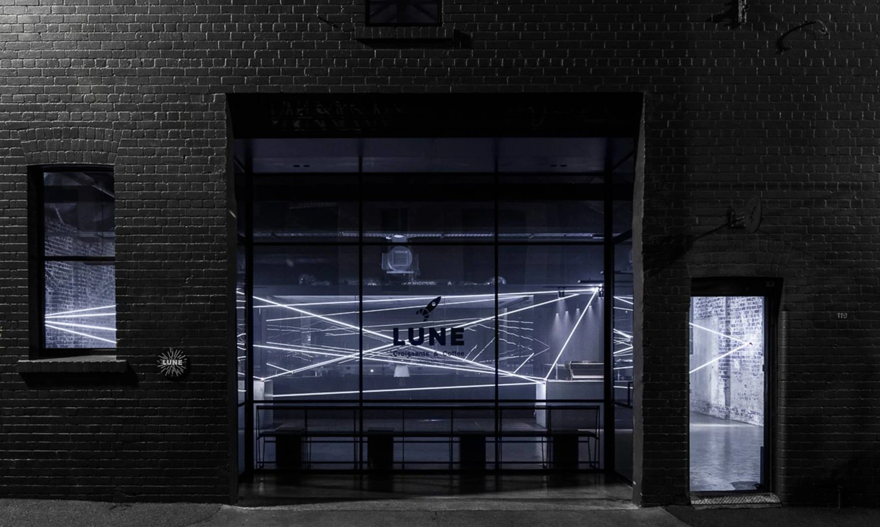 墨爾本 Lune Croissanterie 陳列的金黃色可頌與各式酥點
